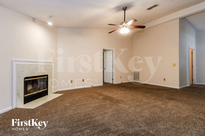 Building Photo - 7613 Fawn Lake Dr S