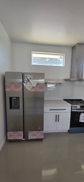 Building Photo - 2611 Grove St