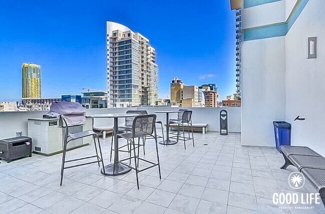 Building Photo - Luminous 2BD/2BA Apartment in East Village with Reserved Parking, City Views & Rooftop Amenities