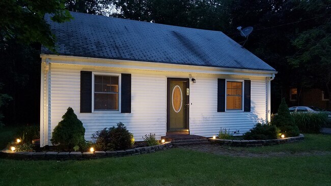 Building Photo - 68 Blatchley Ave