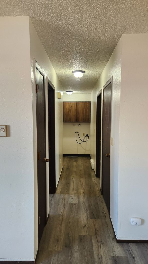 Building Photo - CHA100