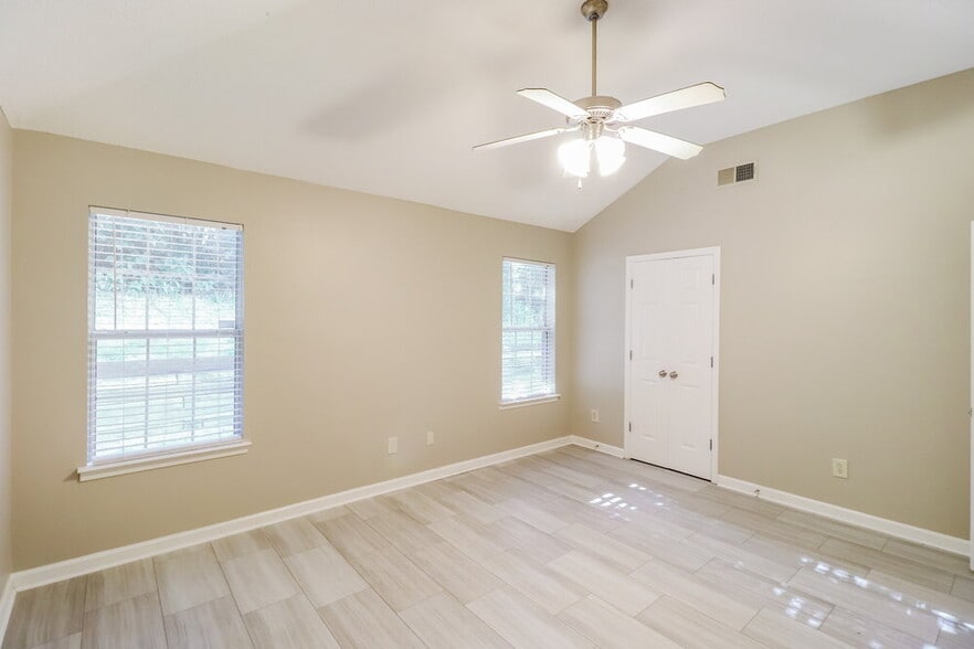 Building Photo - 7039 Maple Grove Rd