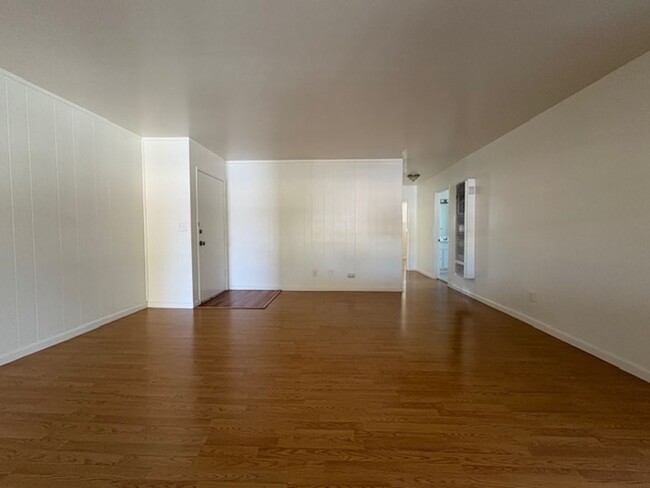 Building Photo - La Mar 4-Plex (25280) (DD)