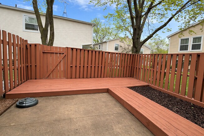 Building Photo - 2167 N Heather Ln