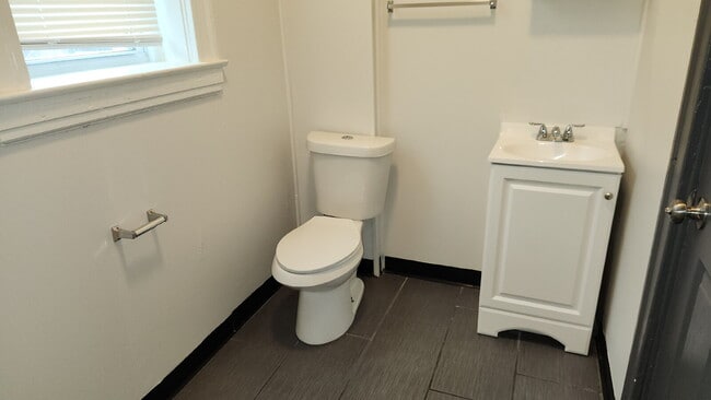 Building Photo - Elegant Two-Bedroom Duplex Retreat in the Heart of St. Louis