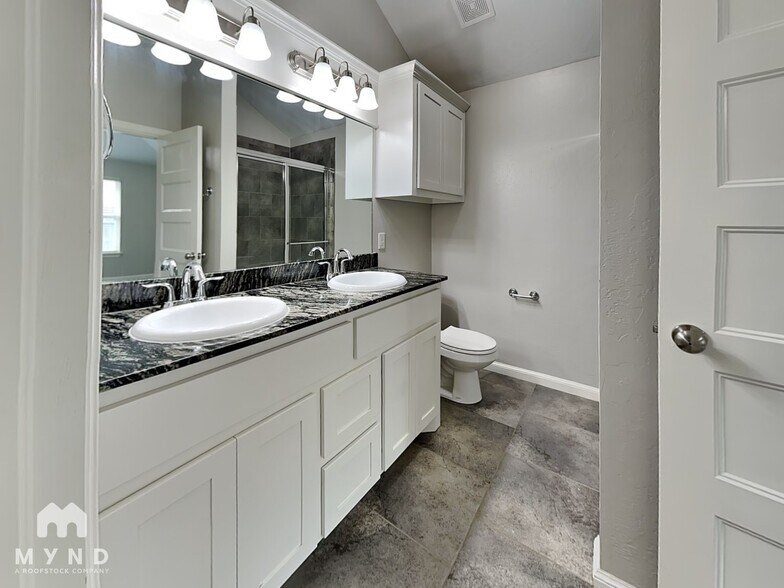 Building Photo - 1124 Merlin Dr