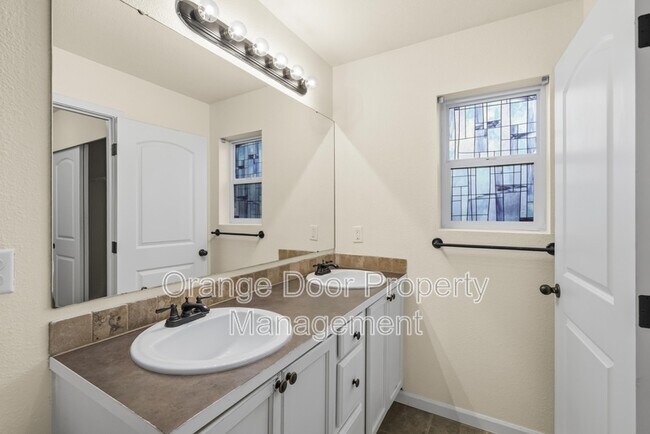 Building Photo - 2306 165th St E