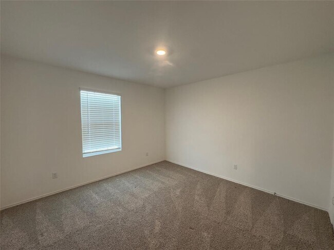 Building Photo - 512 Gabbro Gdns