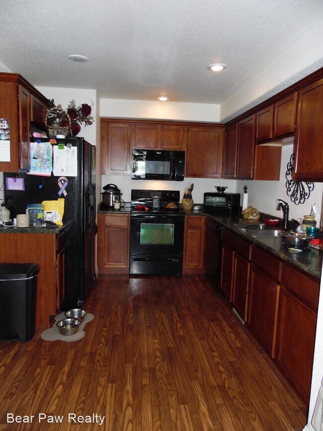 Building Photo - 4 br, 3.5 bath House - 4113 Gunsmoke Road