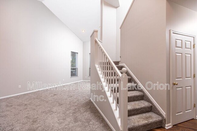 Building Photo - 403 Teelin Dr