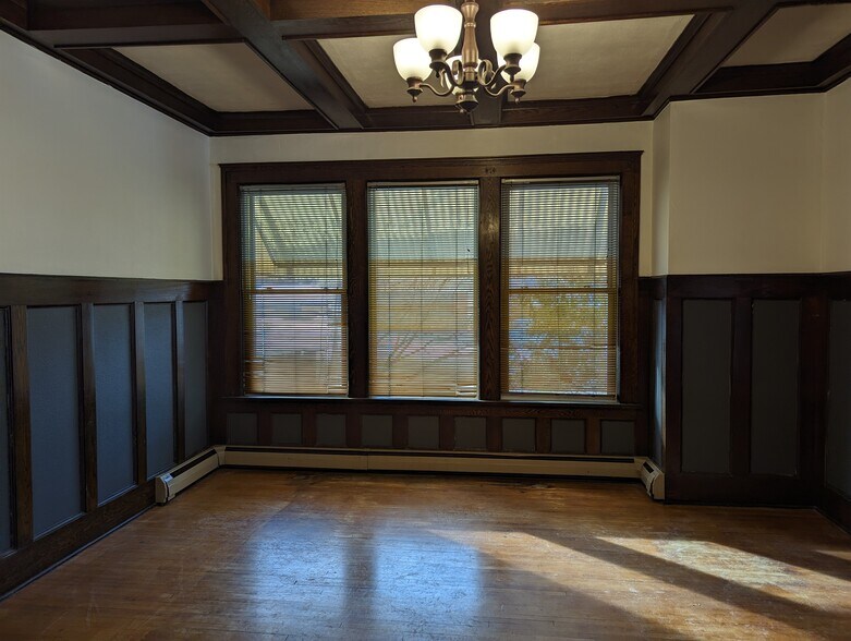 Dining room - 126 3rd St S