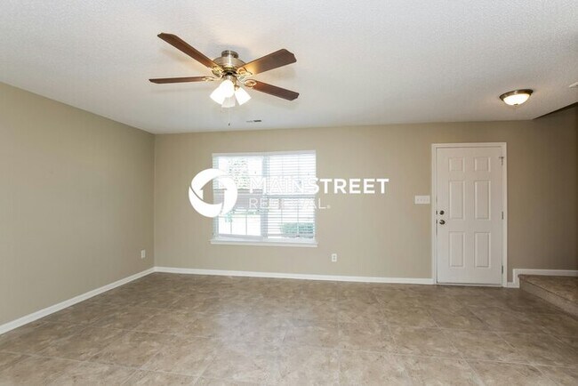 Building Photo - 3 Bedroom Pet-Friendly Home in Charlotte, NC with Main Street Renewal