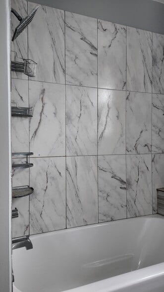 Bath Tub - 7746 Tripp Ave