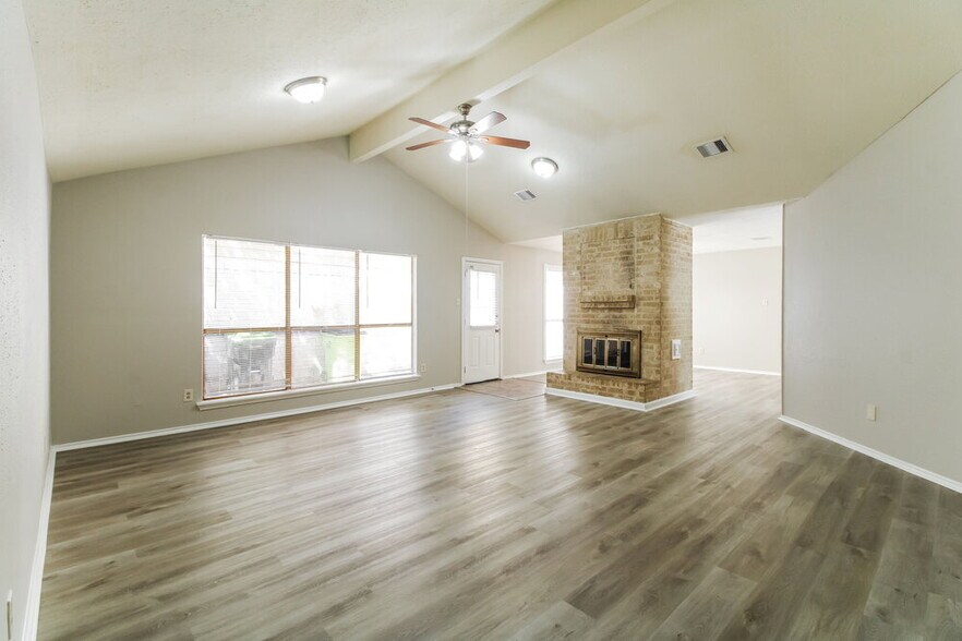 Building Photo - 1418 Hunters Park Dr