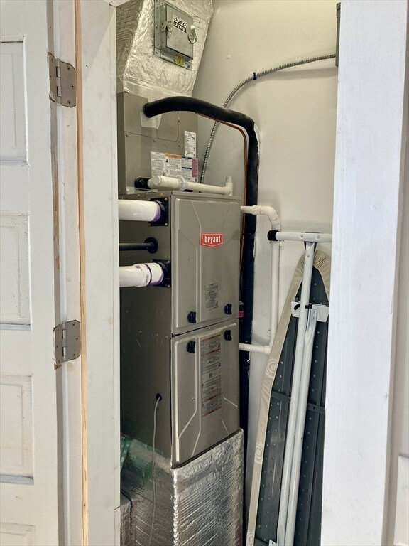 Building Photo - 49 Linden St