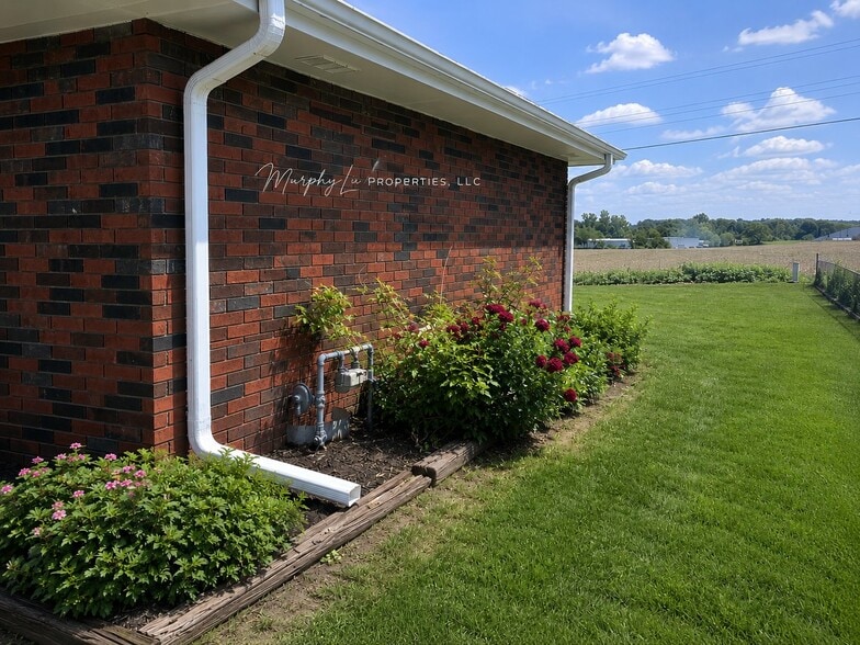 Building Photo - 1601 Tamara Dr