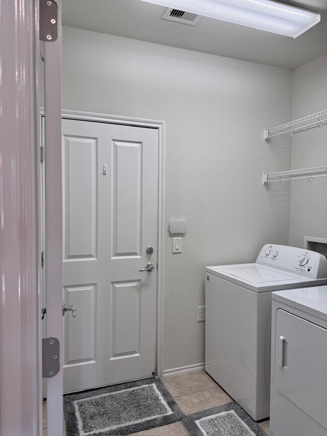 Building Photo - 13600 Breton Ridge St