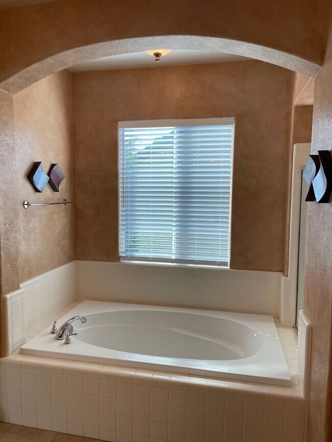 Building Photo - BEAUTIFUL 2-STORY HOME WITH POOL & 3 CAR GARAGE IN ROCKLIN!