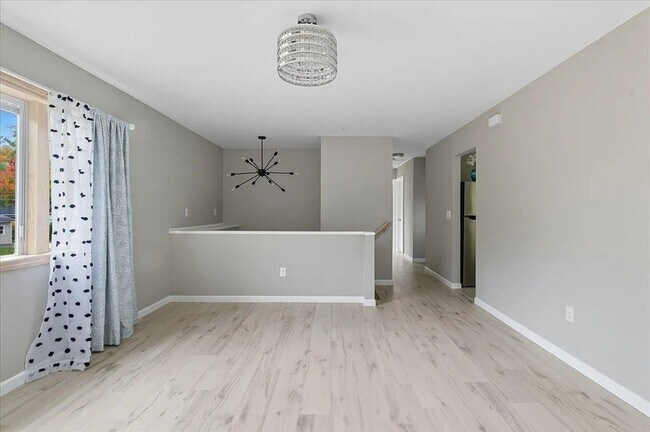 Building Photo - 89 Oakwood Dr