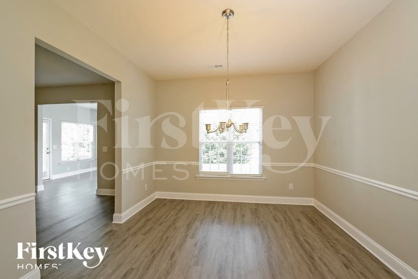 Building Photo - 4960 Long Grove Dr