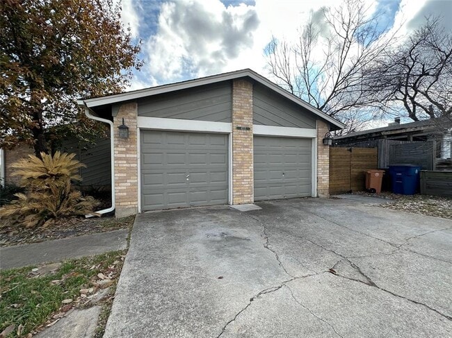 Building Photo - 6713 West Gate Blvd