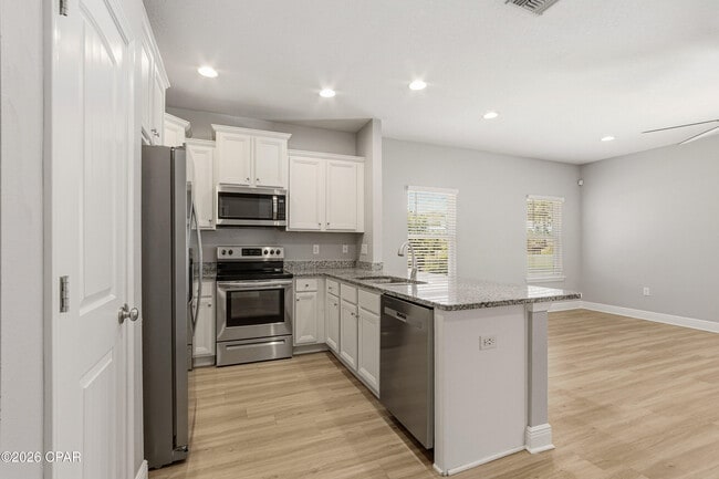 Building Photo - 7450 Shadow Lake Dr