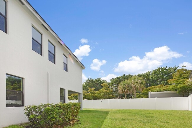 Building Photo - 6151 Yerba Buena Ct