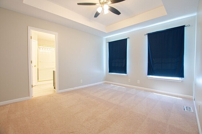 Building Photo - 1701 Autumnwood Blvd