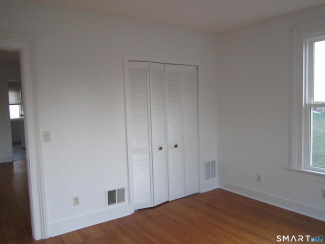 Building Photo - 78 Alcove St
