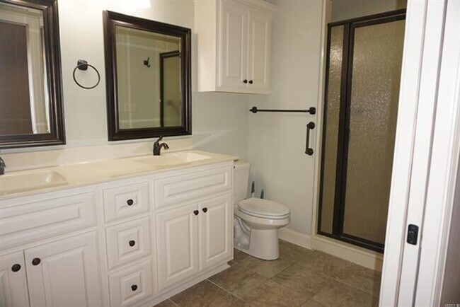 Building Photo - Beautiful Home in a Highly Desirable, Hard...