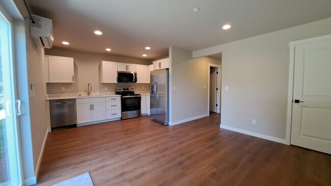 Building Photo - 3113 E Camellia Way