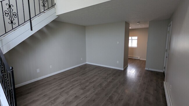 Building Photo - MN Cedar Village (785)