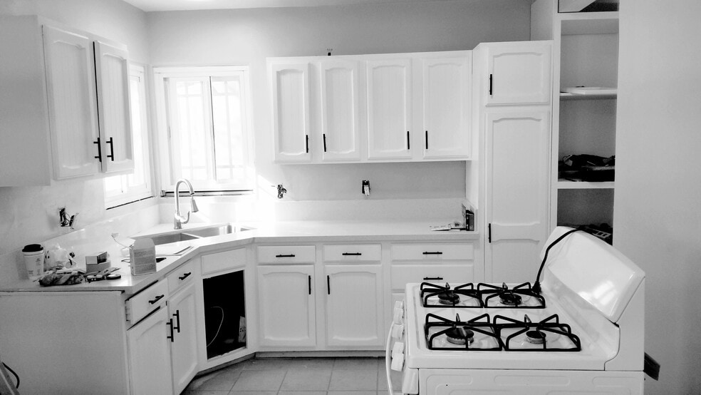 Building Photo - 6228 Cahuenga Blvd