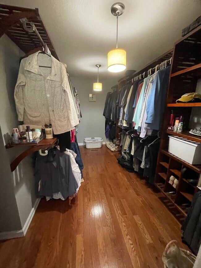 Building Photo - PRE-LEASING - Fully Furnished 6mo Short Term Rental in Ozark