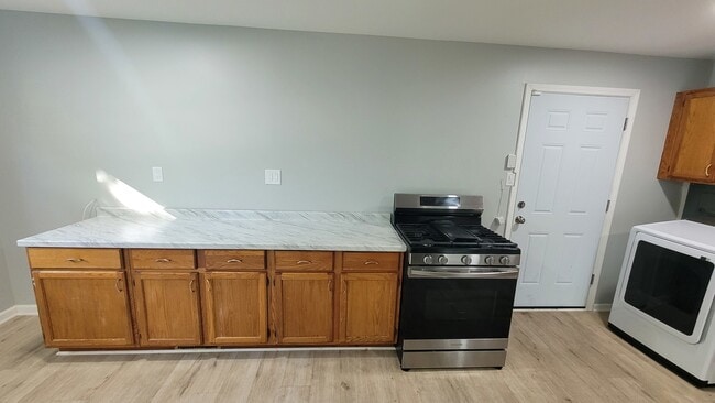 Building Photo - 149 Austin Ave