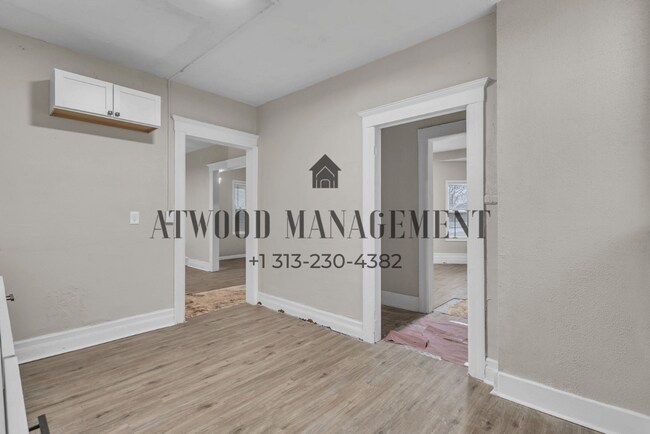 Building Photo - This beautifully updated 3-bedroom, 1-bath single-family home is ready for move-in!