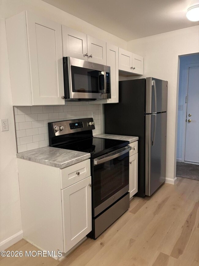 Building Photo - 223 Medford Ct