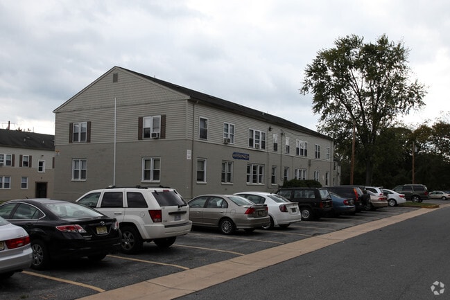 Primary Photo - Ivy Hall Apartments