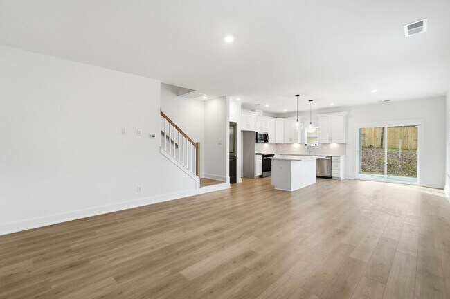 Building Photo - New Construction Townhome Minutes from Uptown