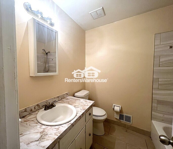 Building Photo - 3575 Leisure Ln