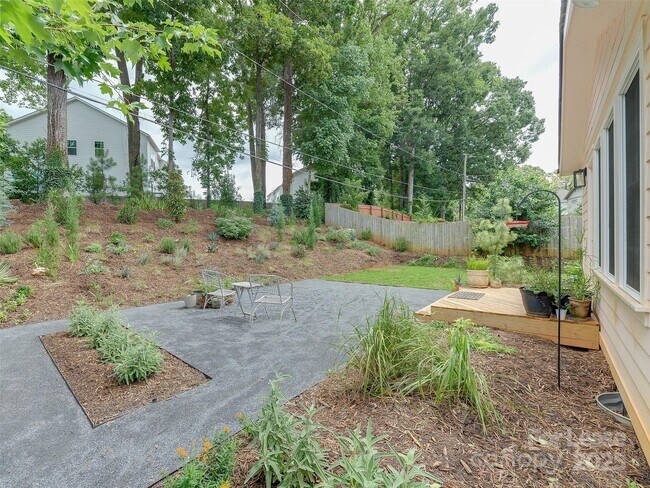 Building Photo - 508 Seldon Dr