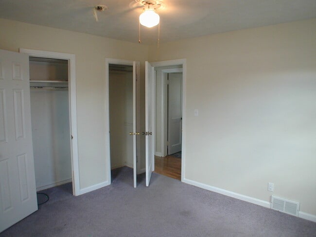 Building Photo - 3615 Alexander Ave