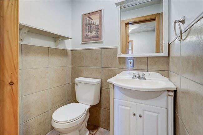 Building Photo - 681 NY-364