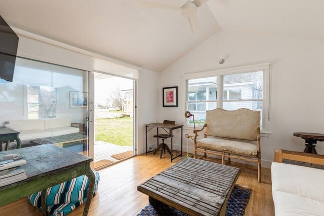 Building Photo - 88 Tuthill Rd