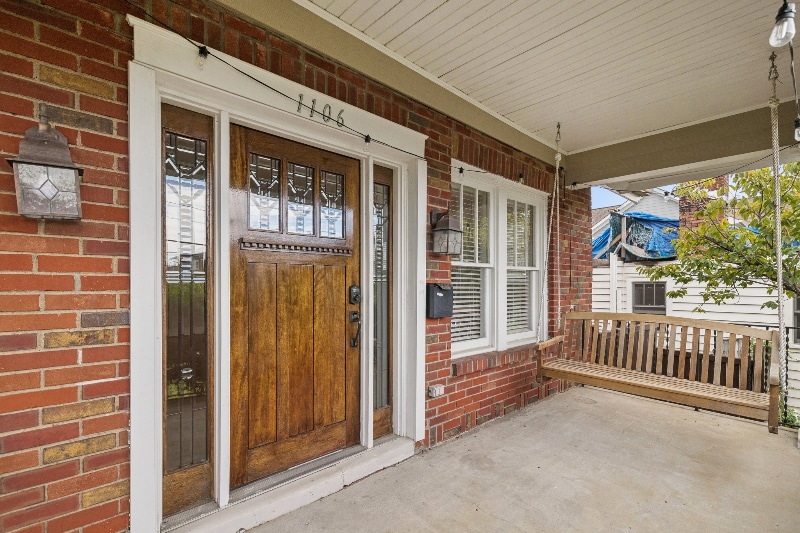 Building Photo - 1106 Lawrence Ave