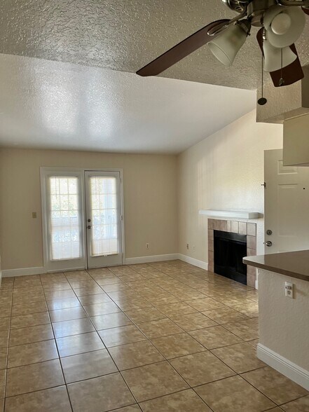 Building Photo - 2550 N Alafaya Trl