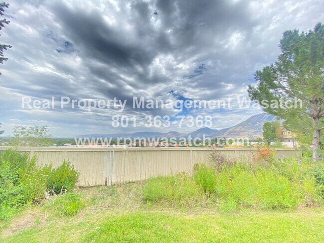 Building Photo - Check out This Stunning 3 Bedroom 2.5 Bath...