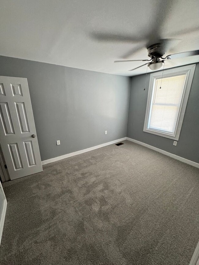 Building Photo - Roomy 3 bed 2 bath in Church Hill, yard, porch, laundry, all electric, central hvac!