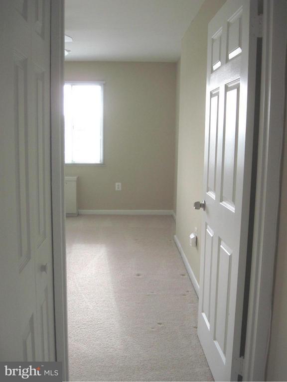 Building Photo - 1300 S Arlington Ridge Rd