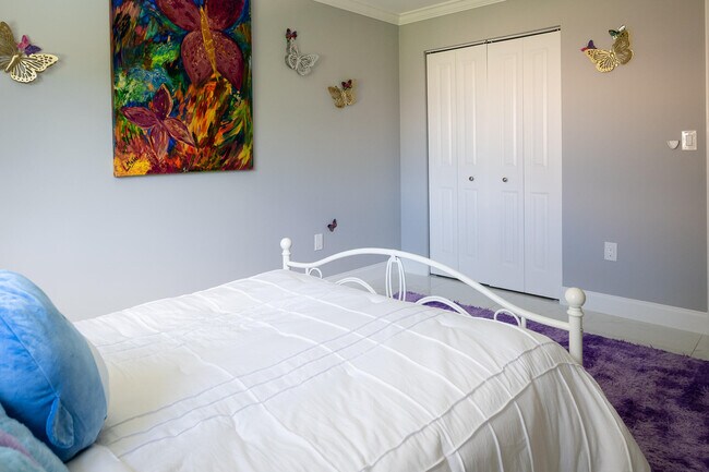 Building Photo - 5569 SE Hammock Reserve Terrace